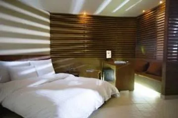 Hotel 648